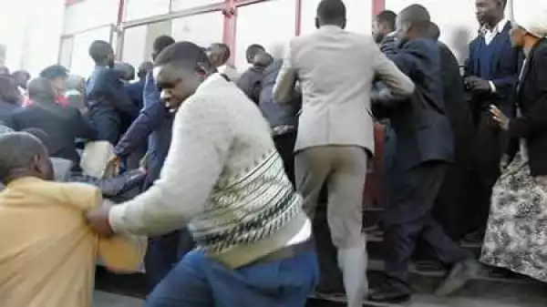 Drama in Church as Members Fight Dirty During Service (Photo)